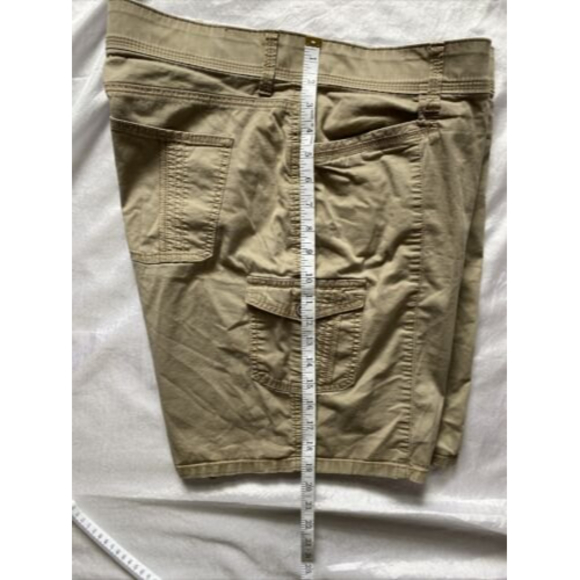 Lees Sinfully Soft Womans 18M Khaki Color  Cargo Shorts - Picture 6 of 10